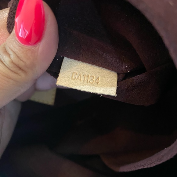 Like new Louis Vuitton Tuileries tote - Picture 5 of 10